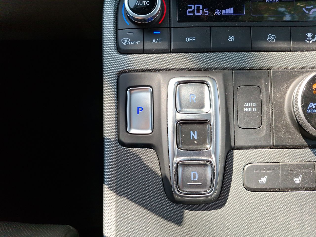 HYUNDAI - 32