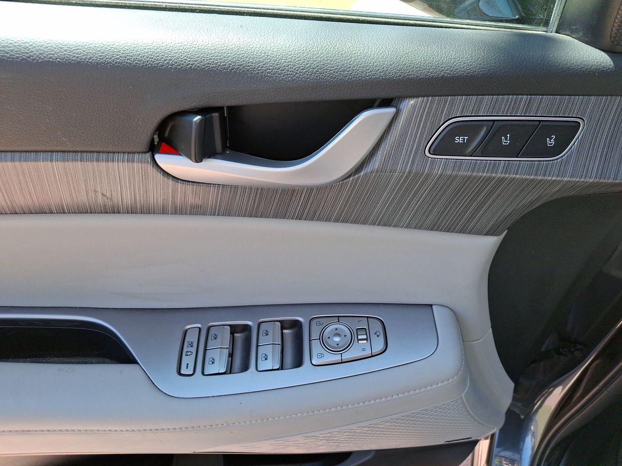 HYUNDAI - 23