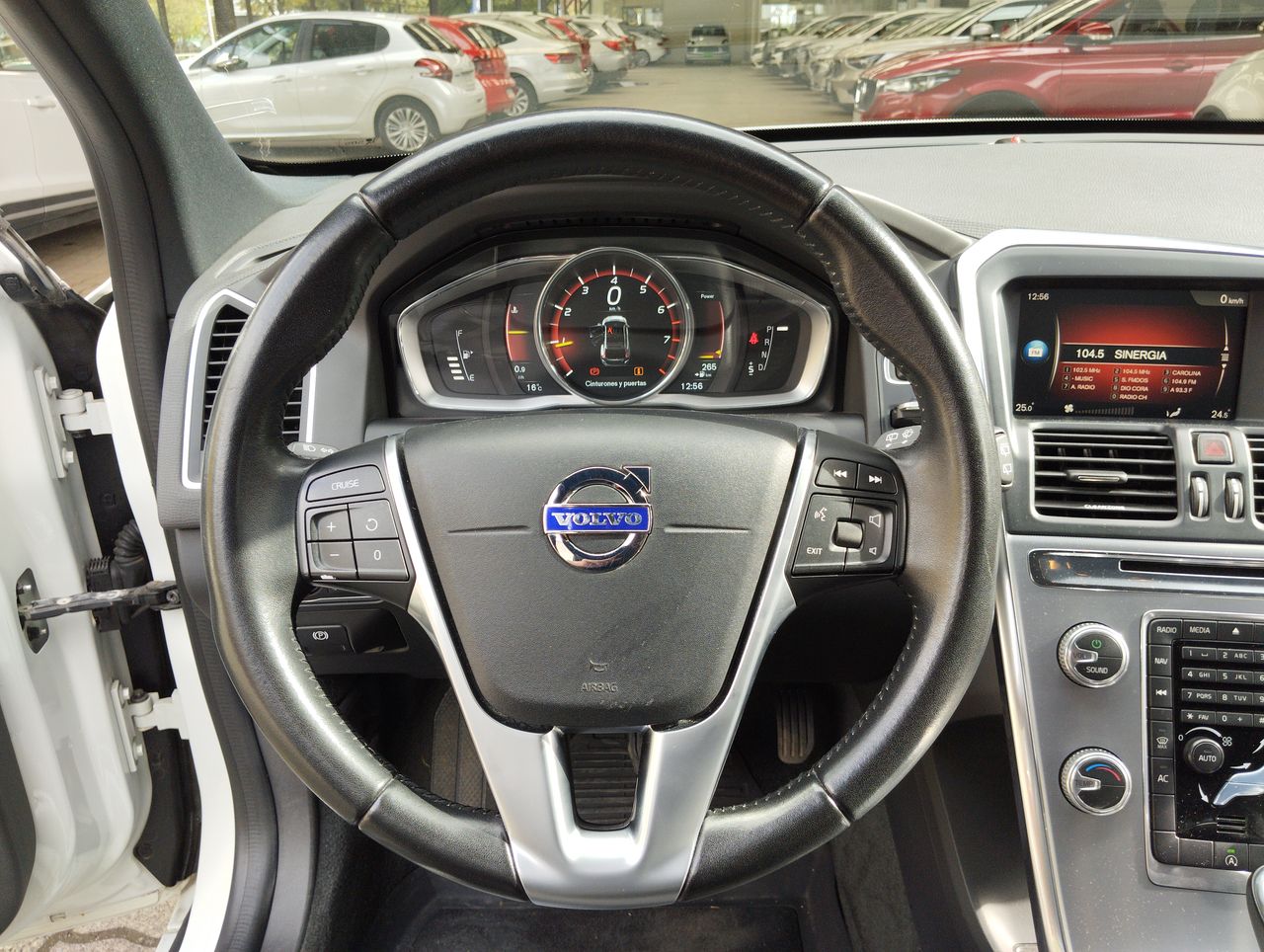 VOLVO - 25