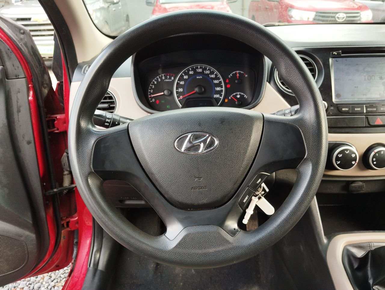 HYUNDAI - 25