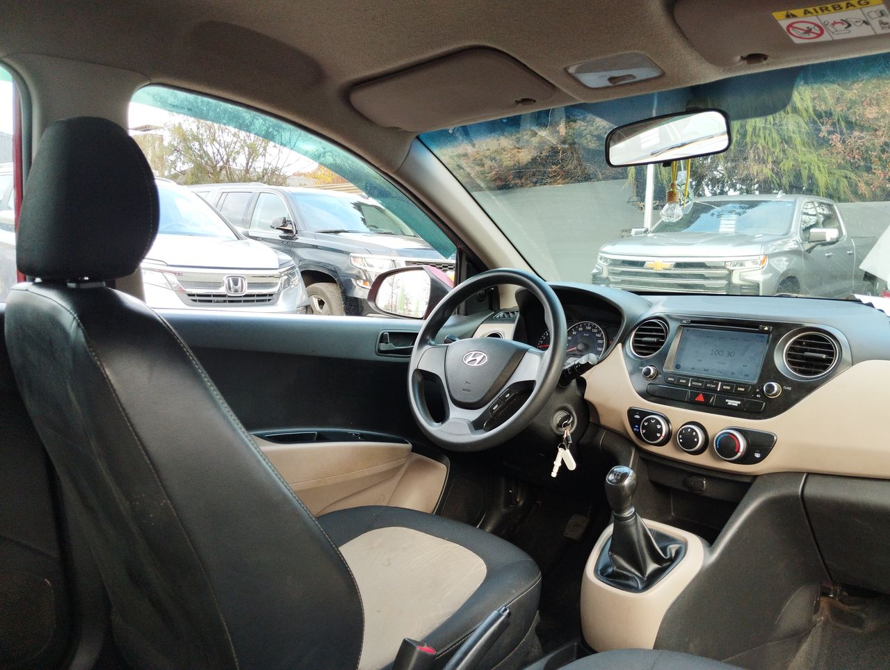 HYUNDAI - 20