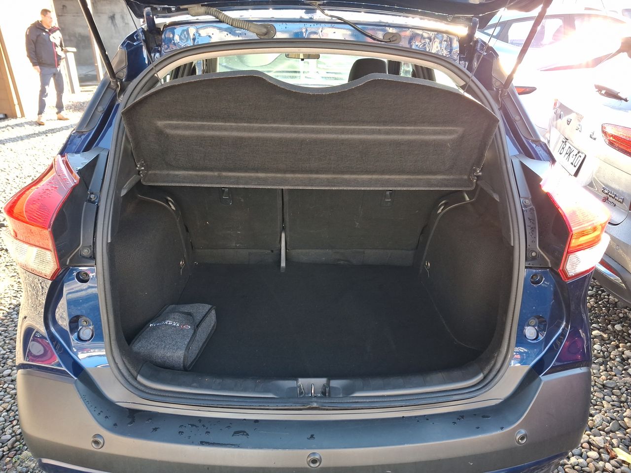 NISSAN - 32