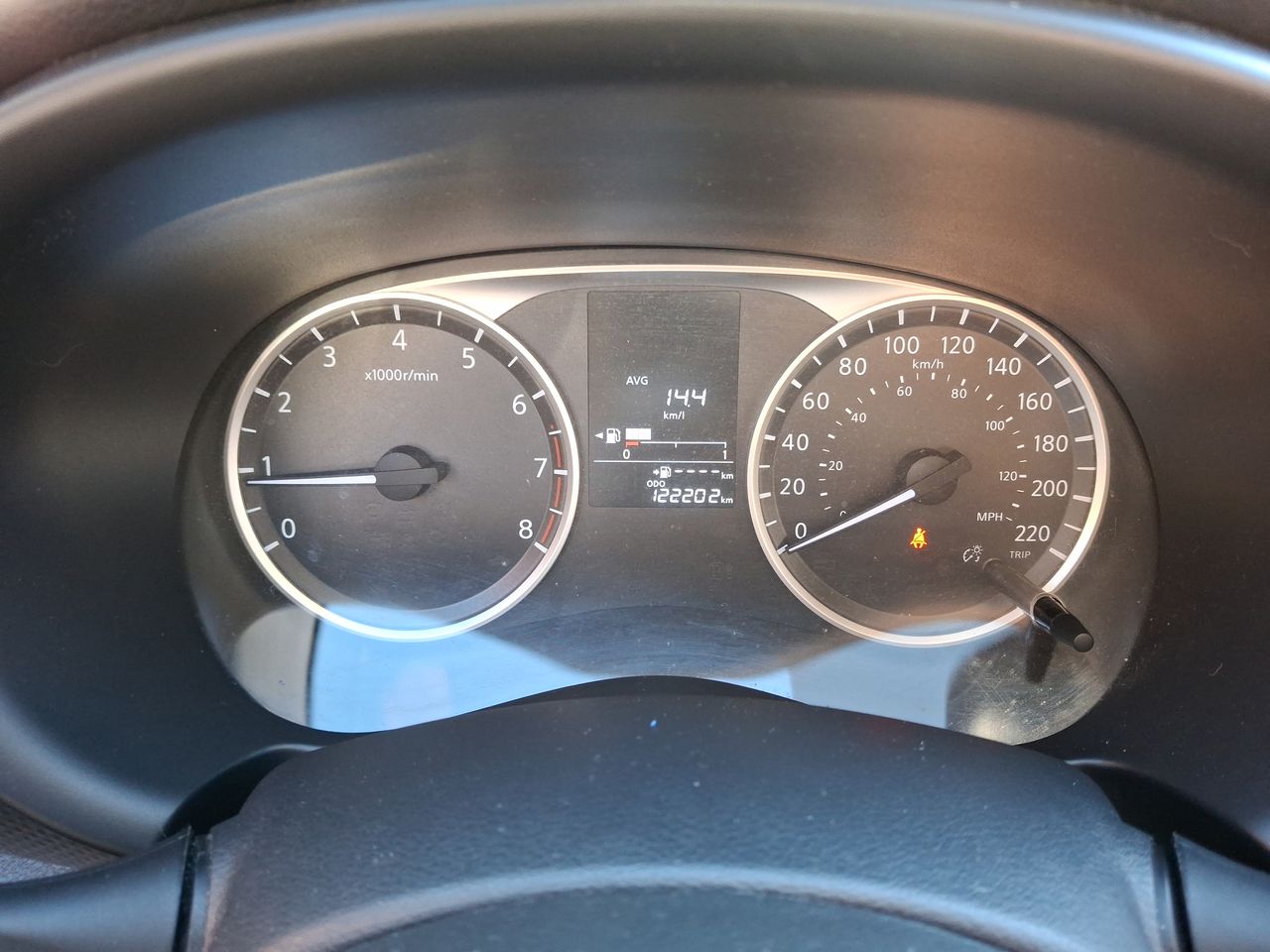 NISSAN - 26