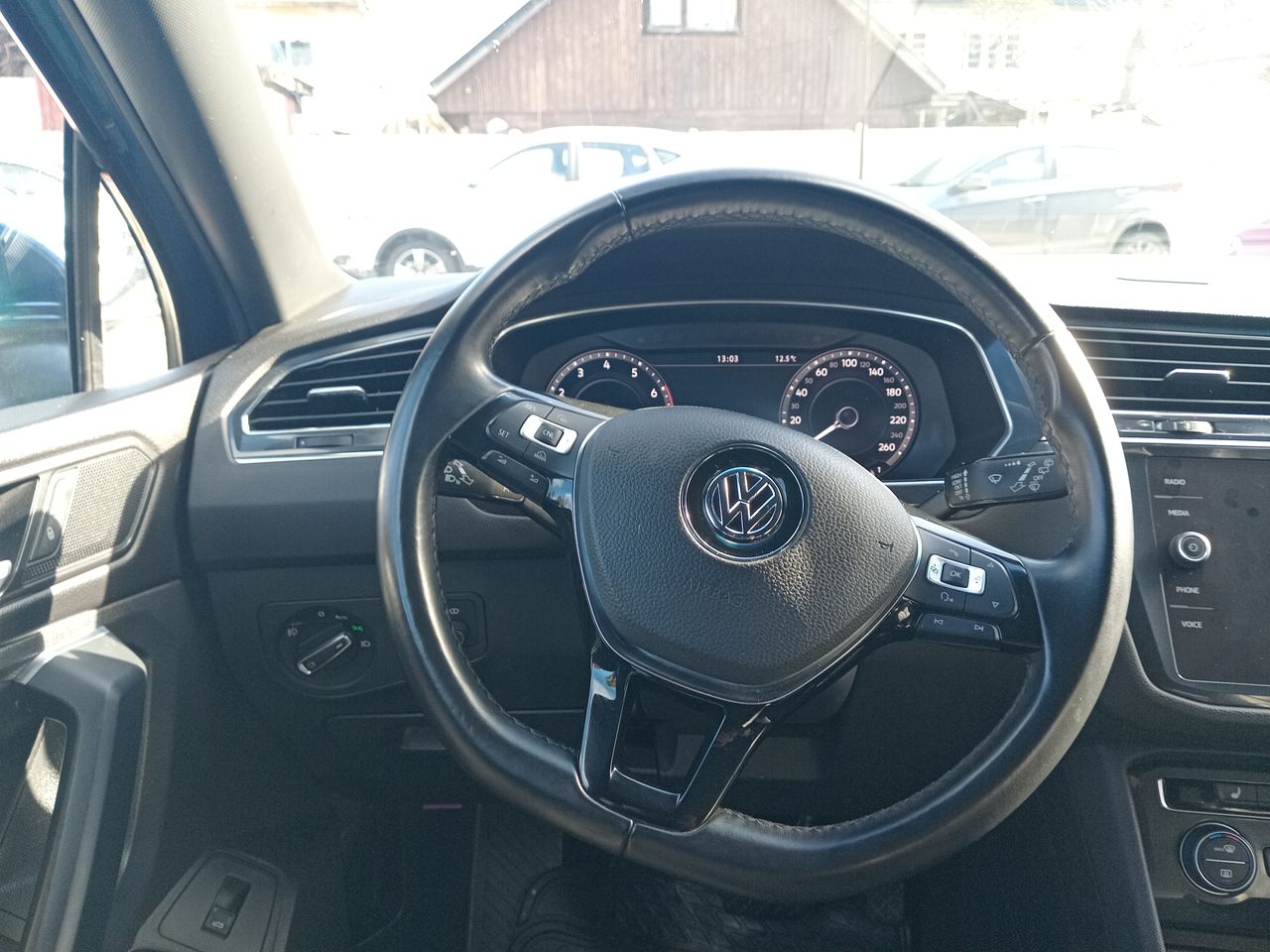 VOLKSWAGEN - 22