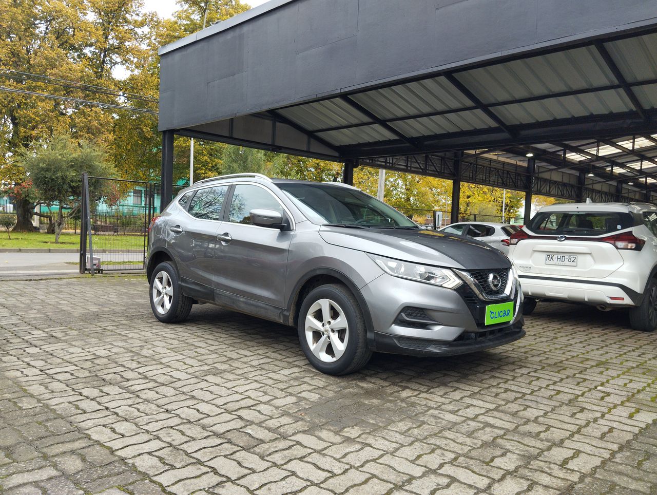 NISSAN - 4