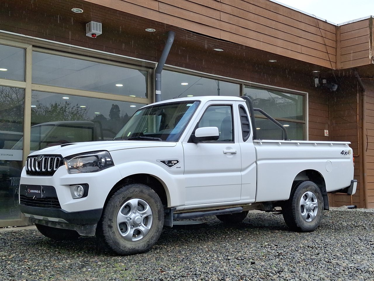 MAHINDRA - 4