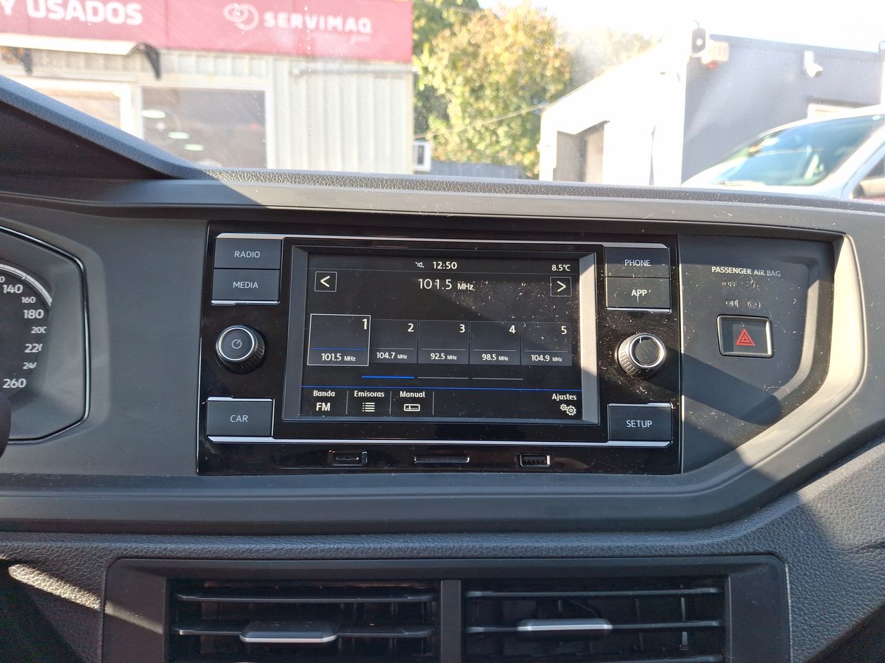 VOLKSWAGEN - 27