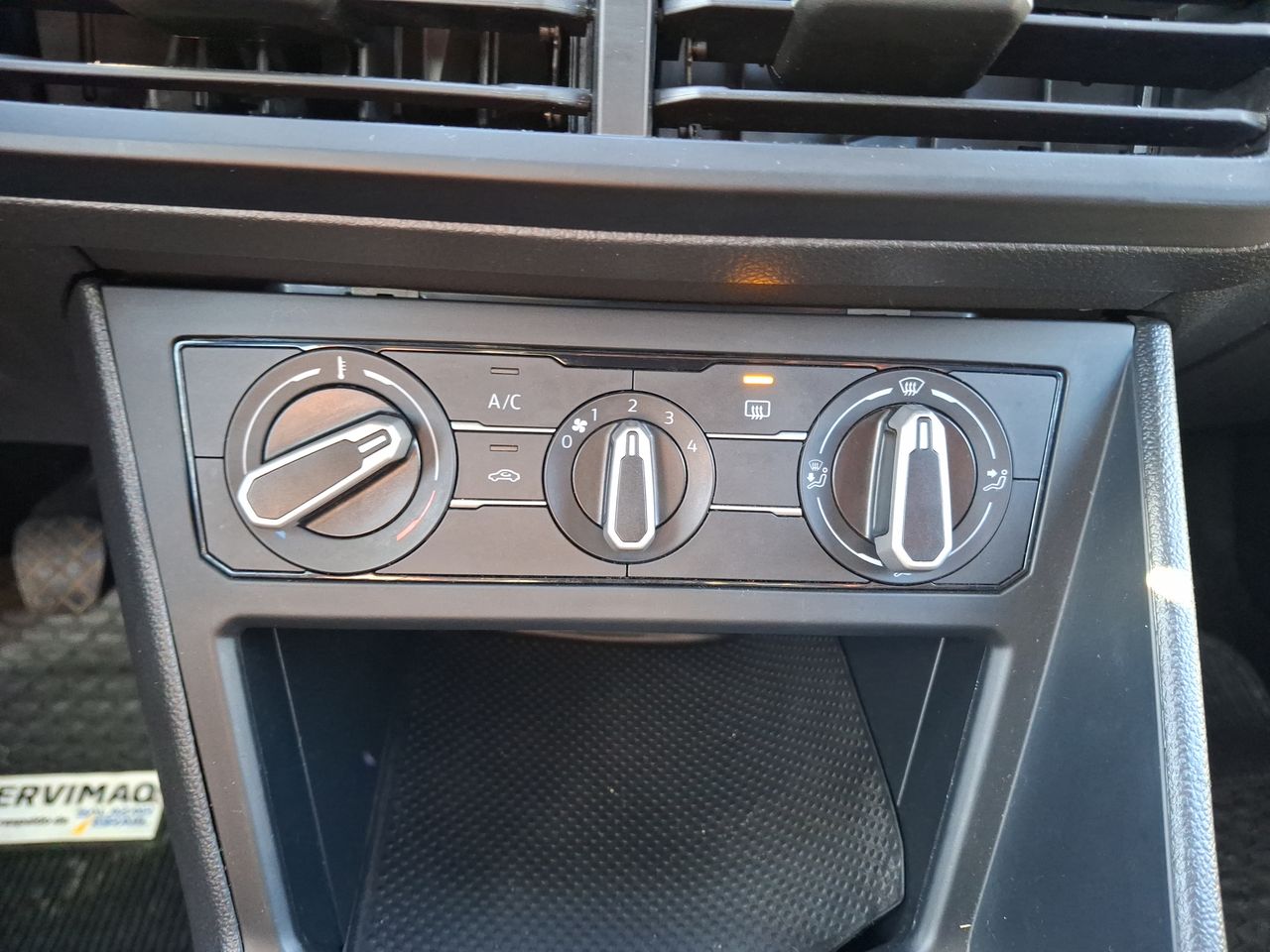 VOLKSWAGEN - 28