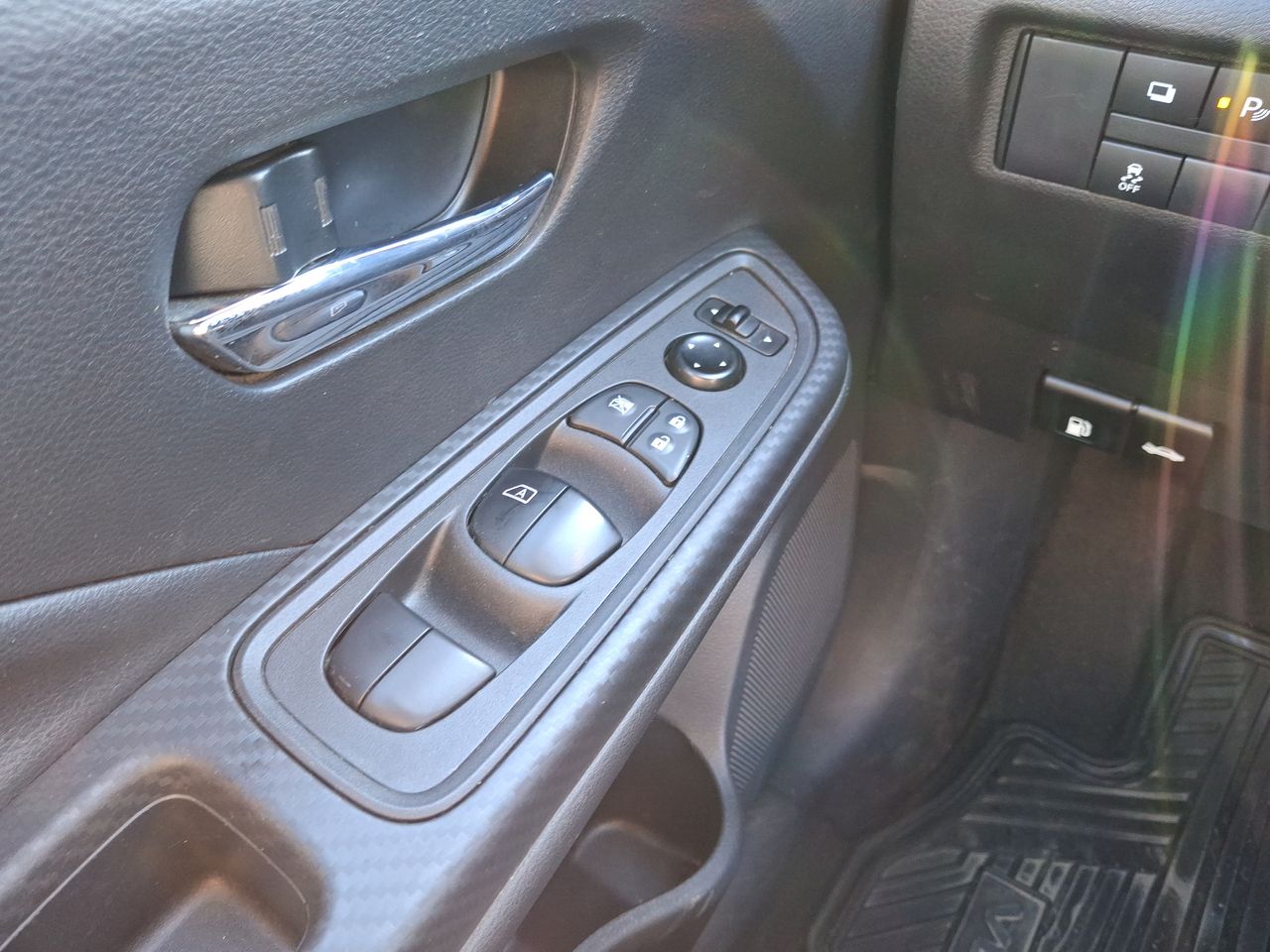 NISSAN - 24