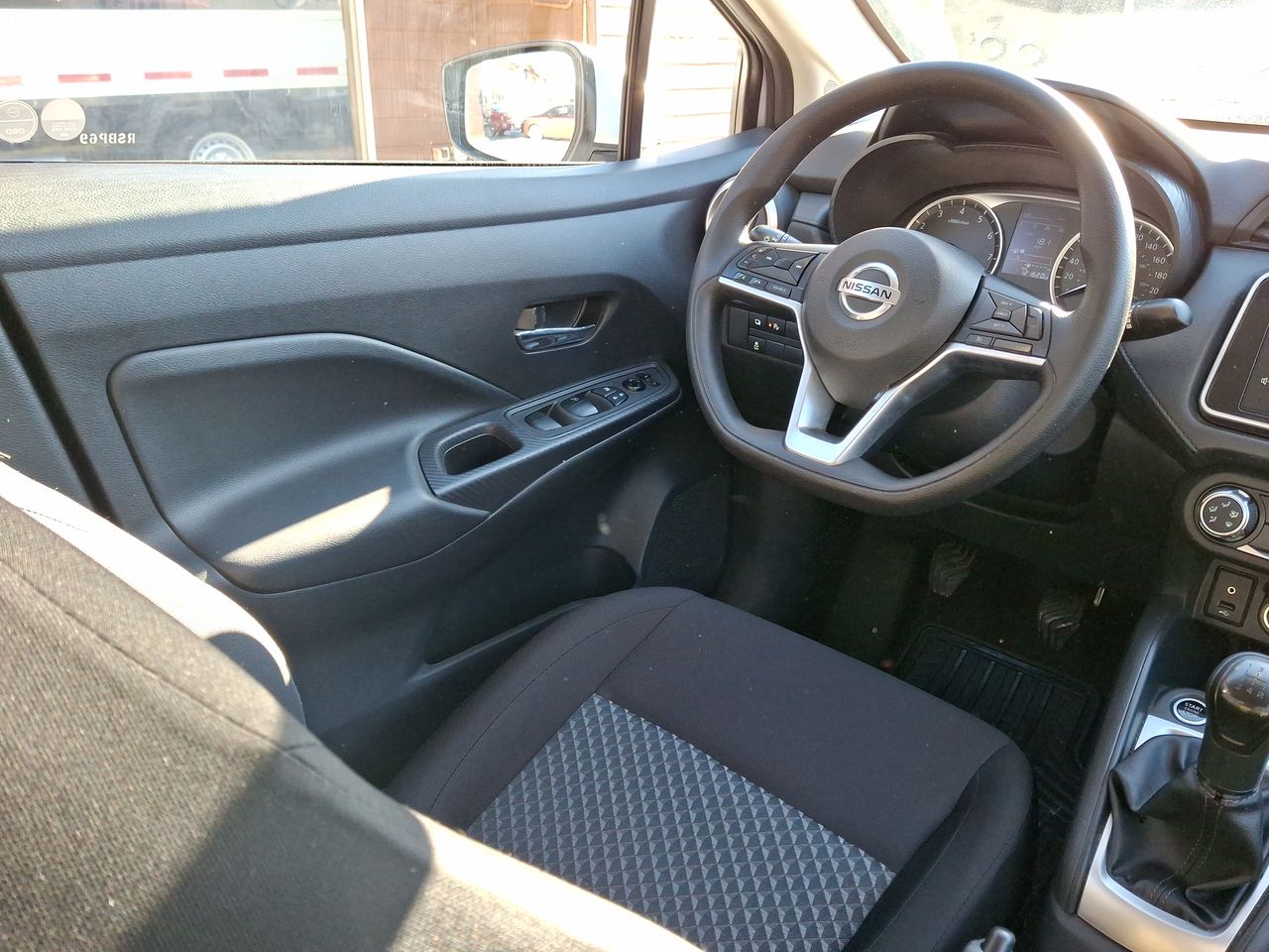 NISSAN - 20