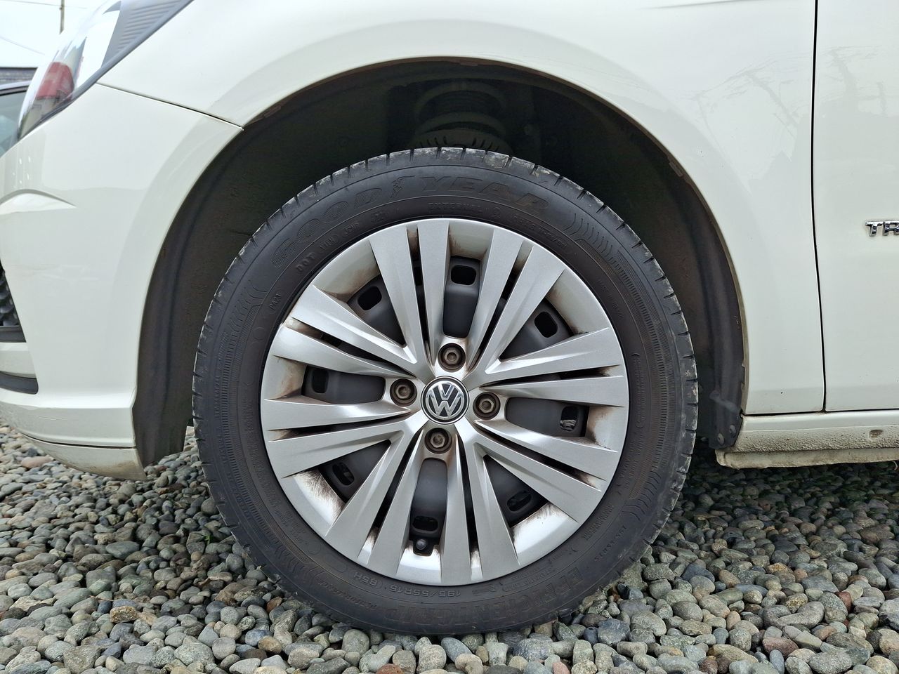 VOLKSWAGEN - 21