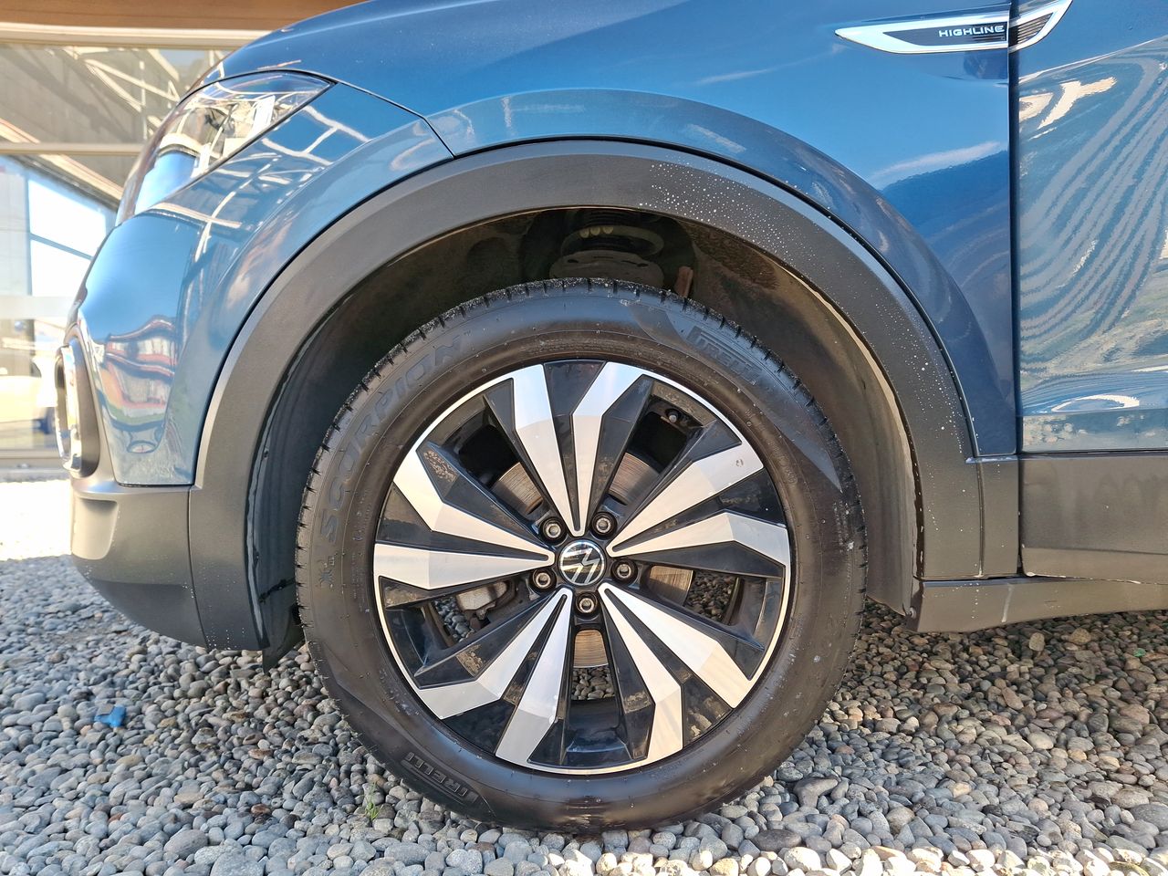 VOLKSWAGEN - 21