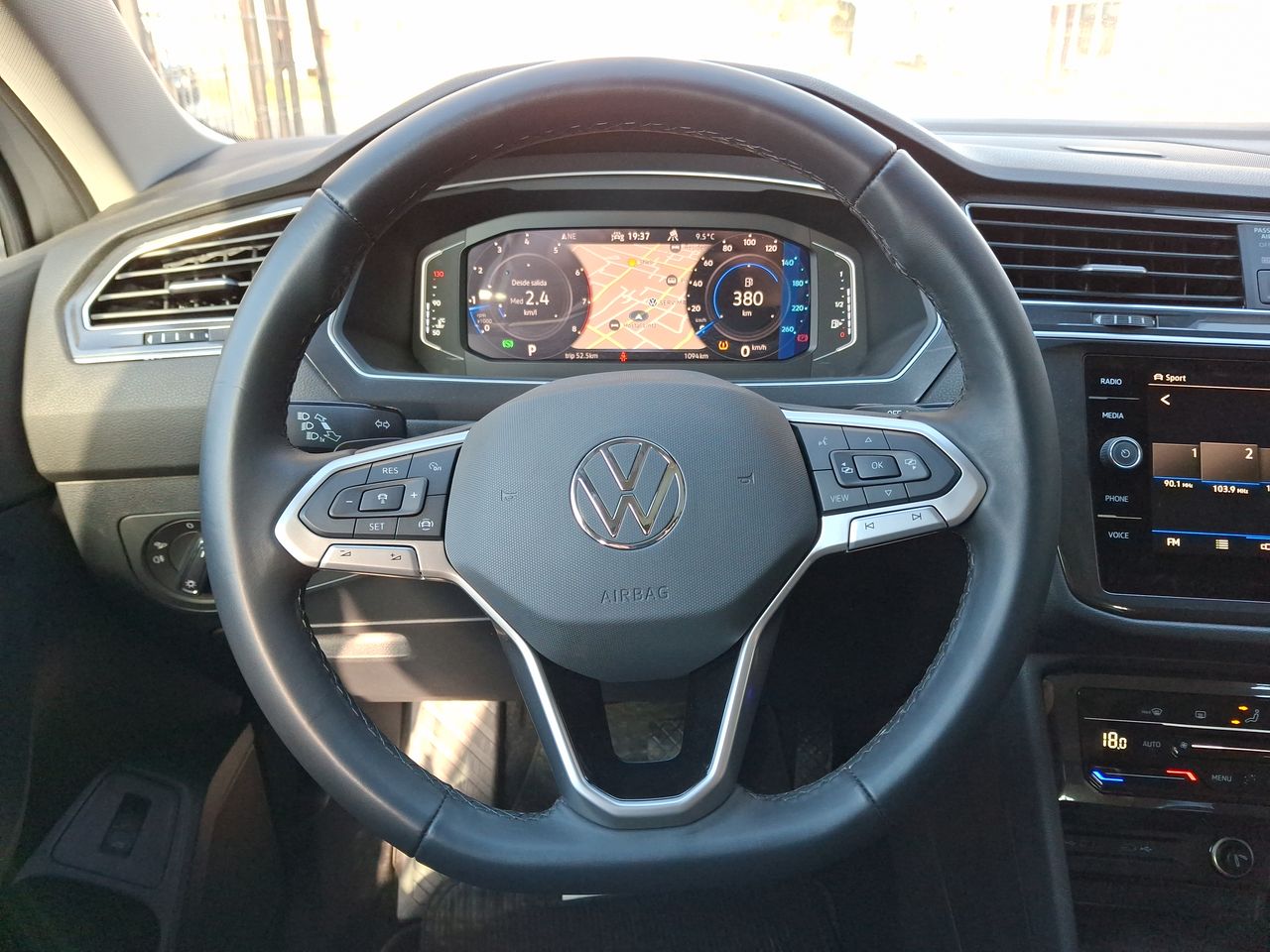 VOLKSWAGEN - 25