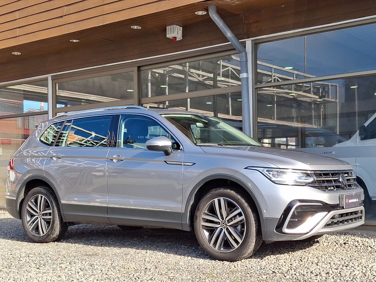VOLKSWAGEN - 12