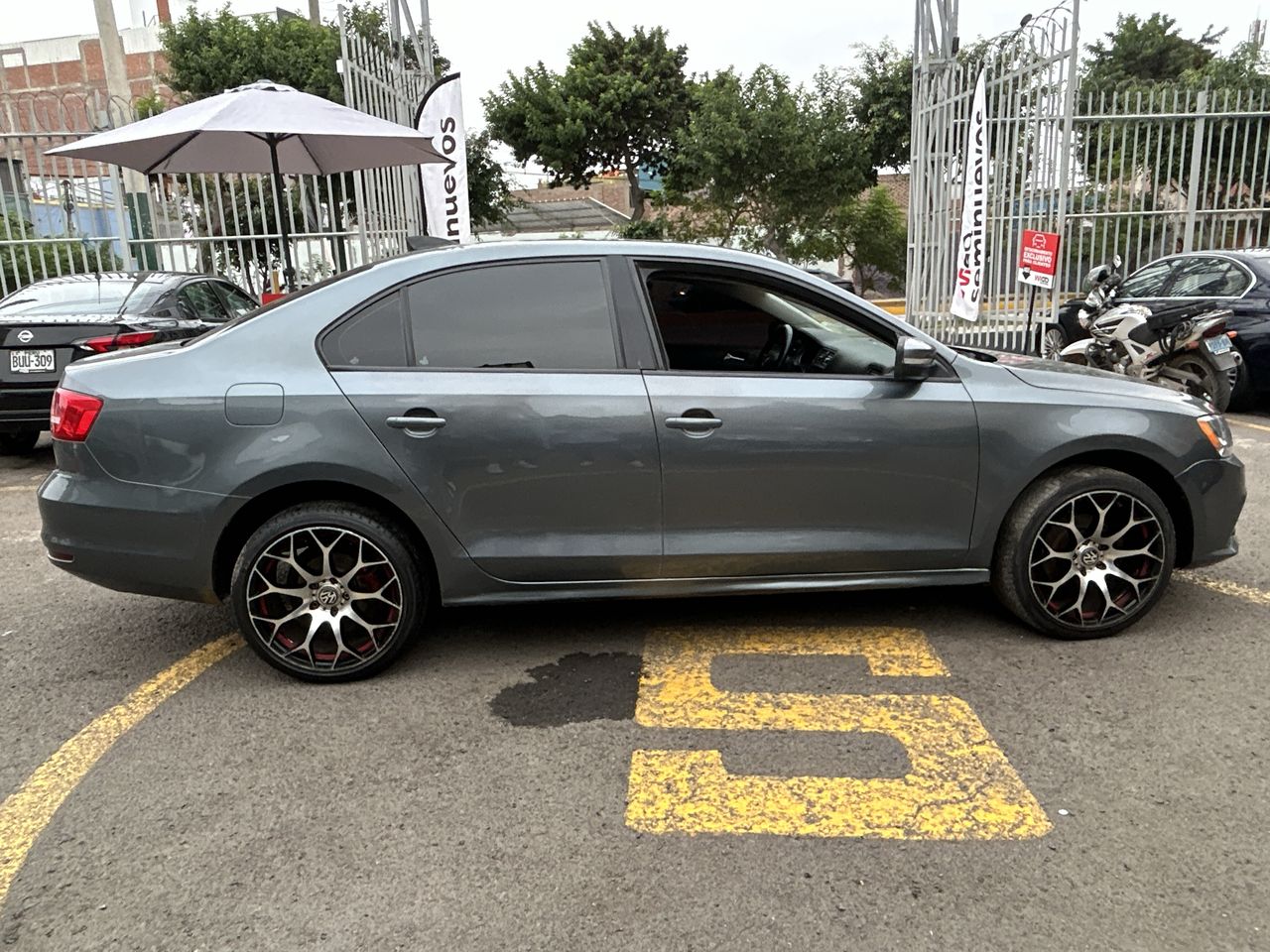 VOLKSWAGEN - 8