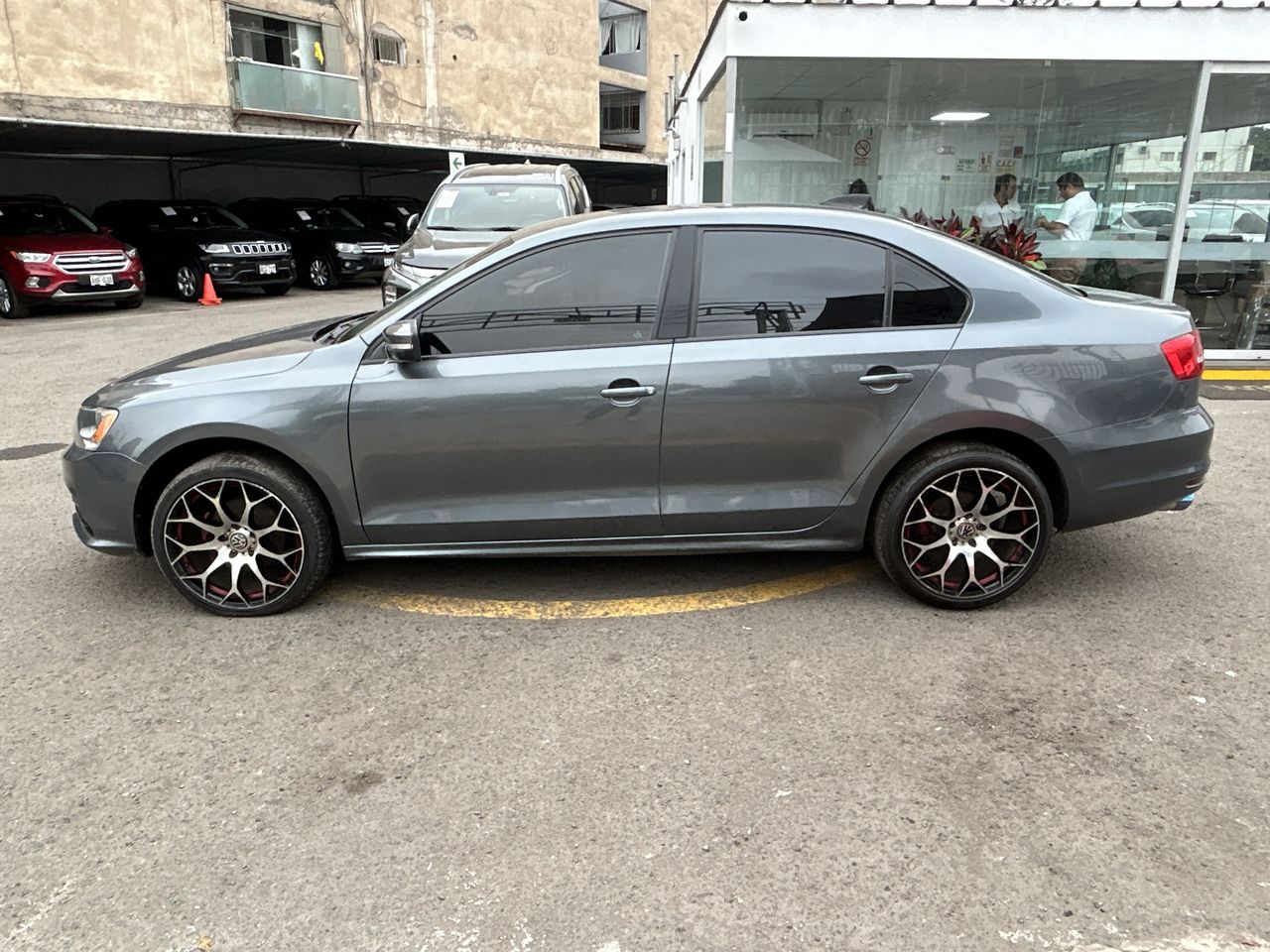 VOLKSWAGEN - 4