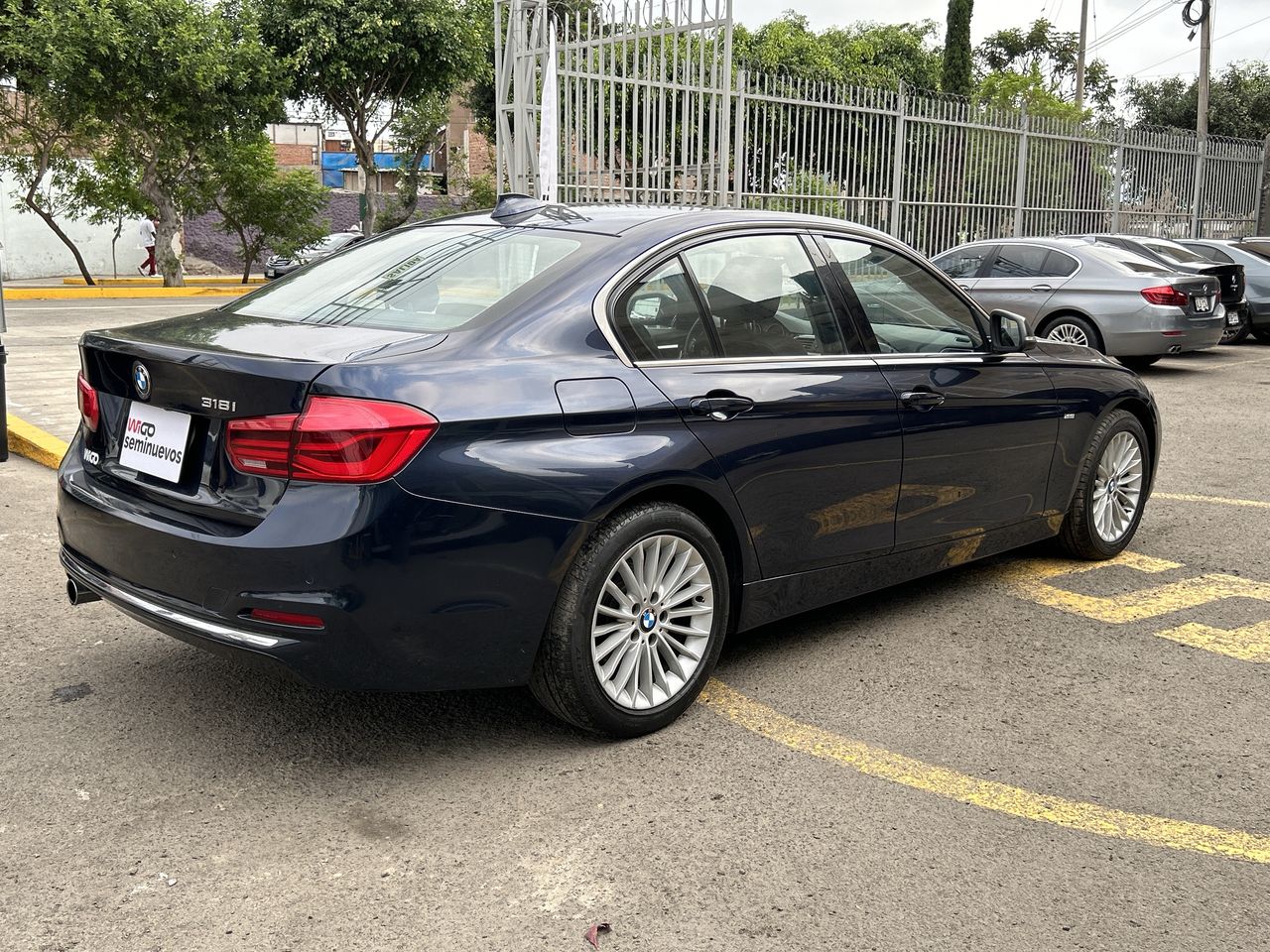 BMW - 7