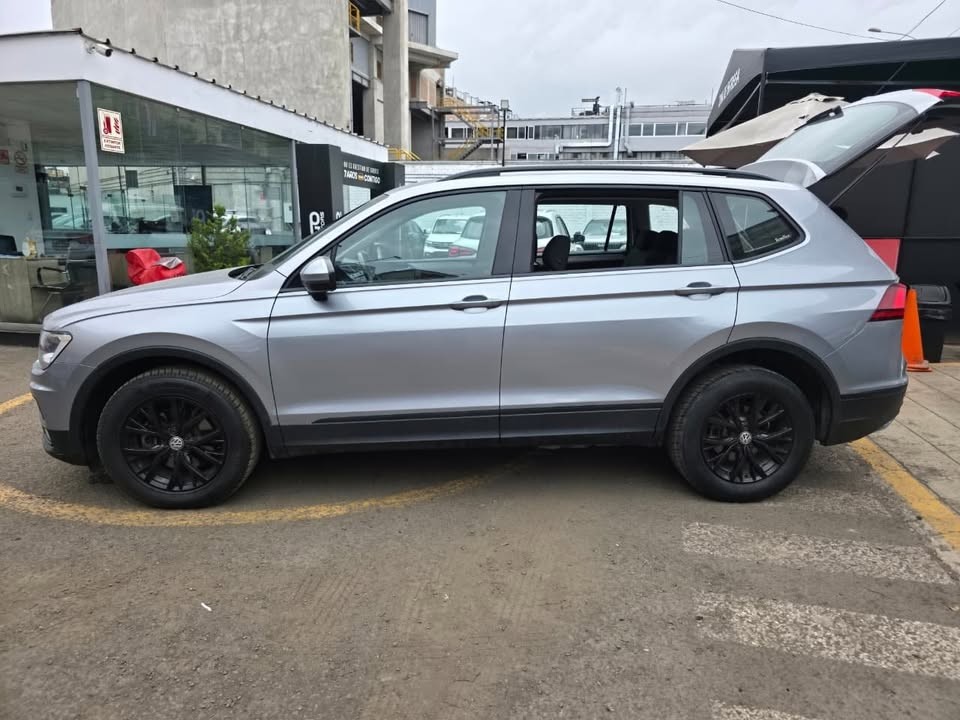 VOLKSWAGEN - 2