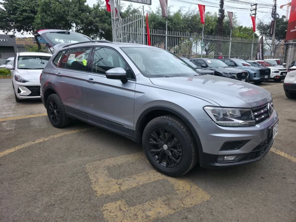 VOLKSWAGEN - 6