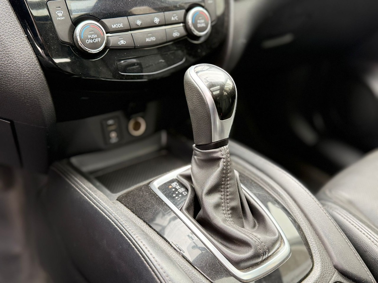 NISSAN - 12