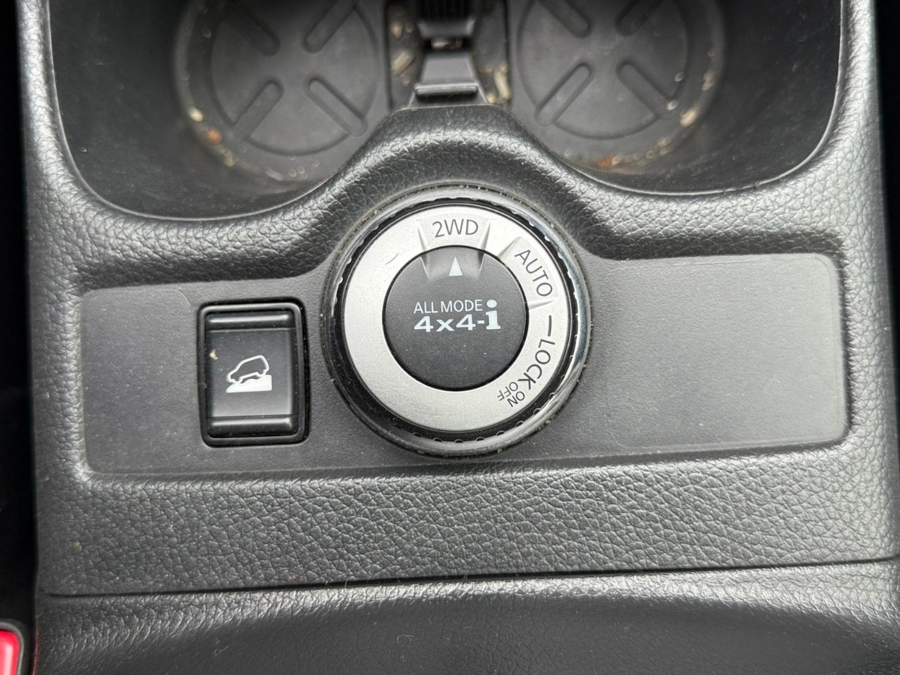 NISSAN - 14