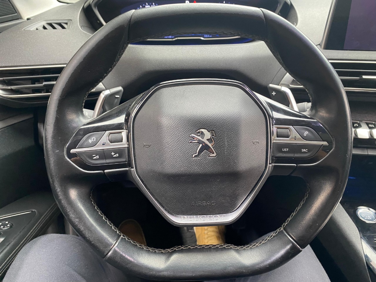 PEUGEOT - 8