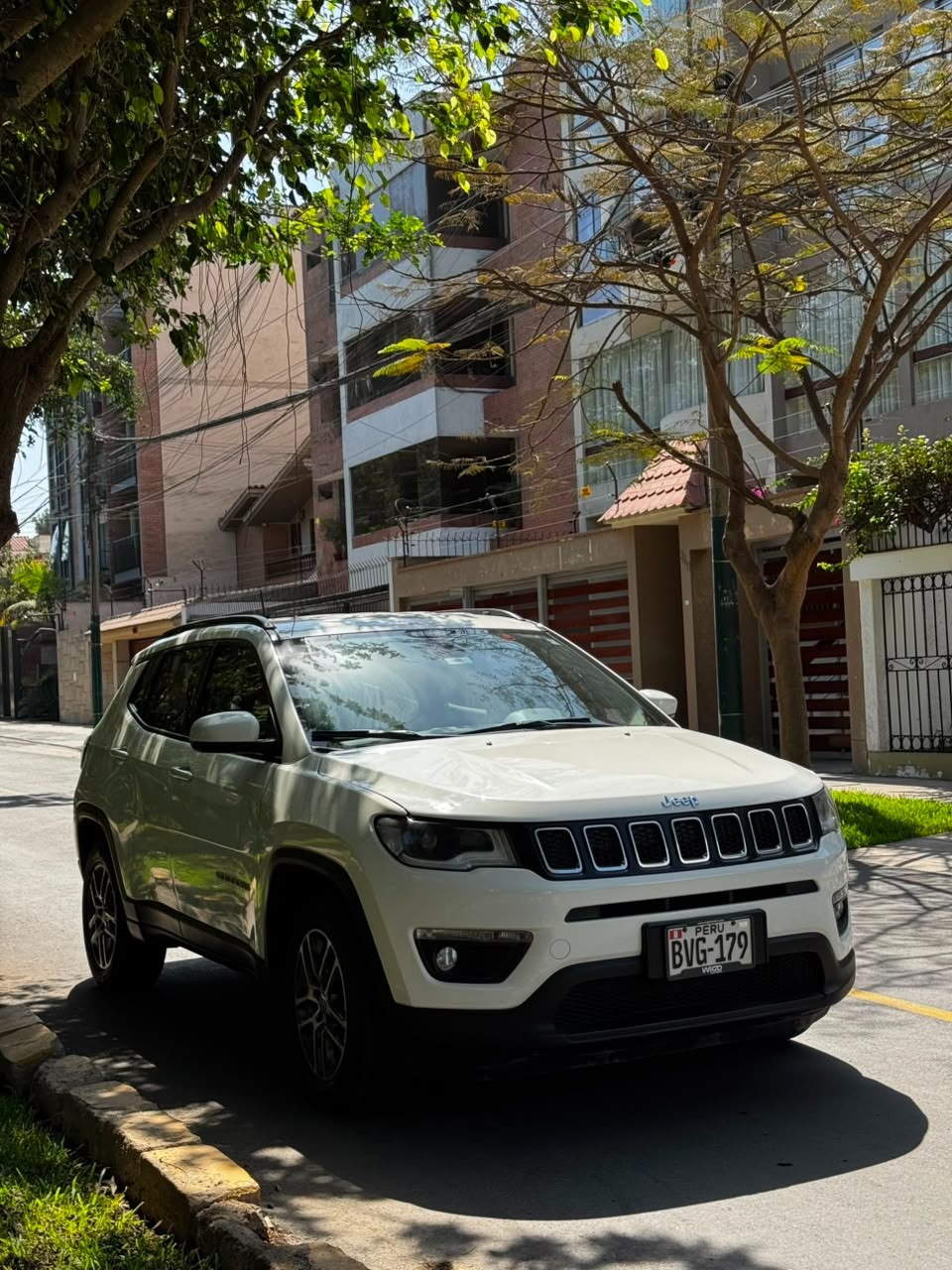 JEEP COMPASS 2360 GASOLINA 5P SUV,TODOTERRENOS