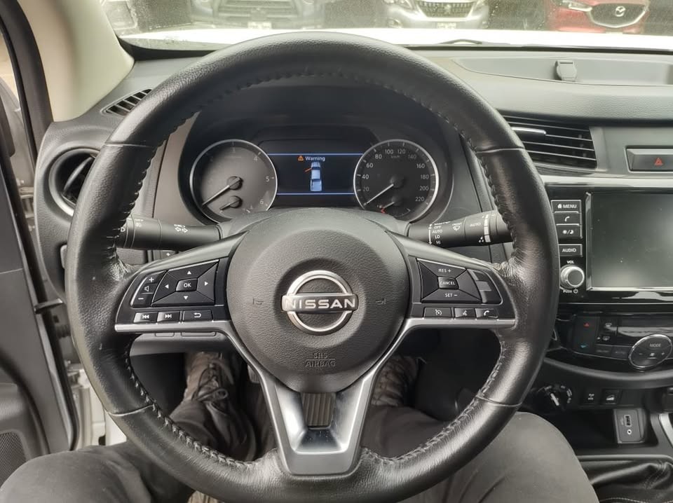 NISSAN - 10