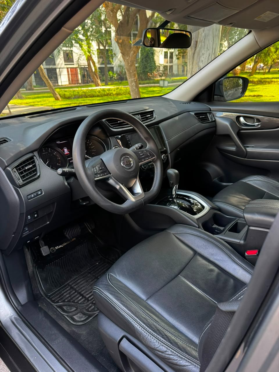 NISSAN - 6