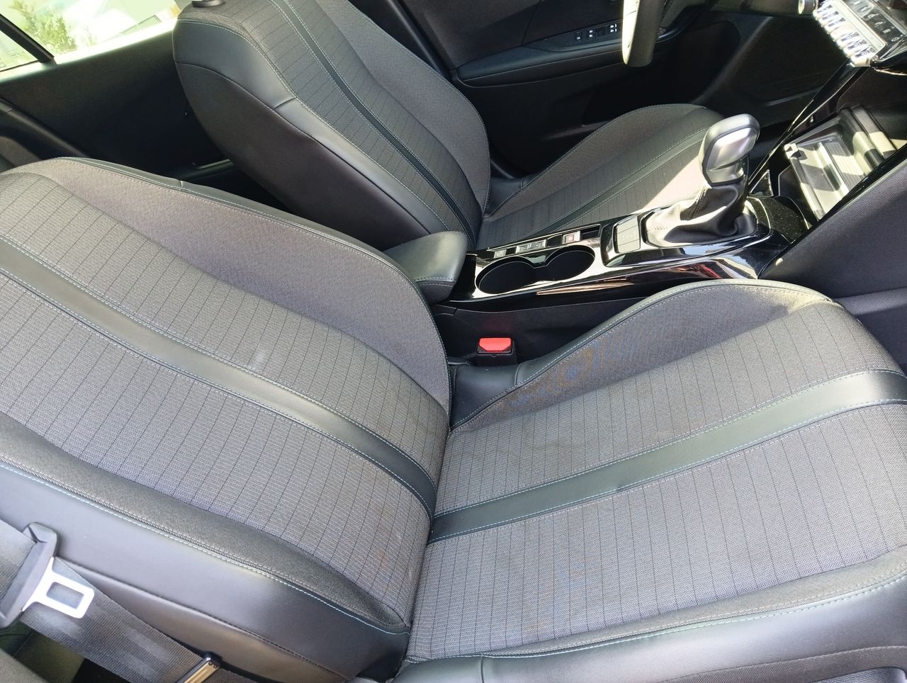 PEUGEOT 2008 1200 GASOLINA 5P SUV,TODOTERRENOS