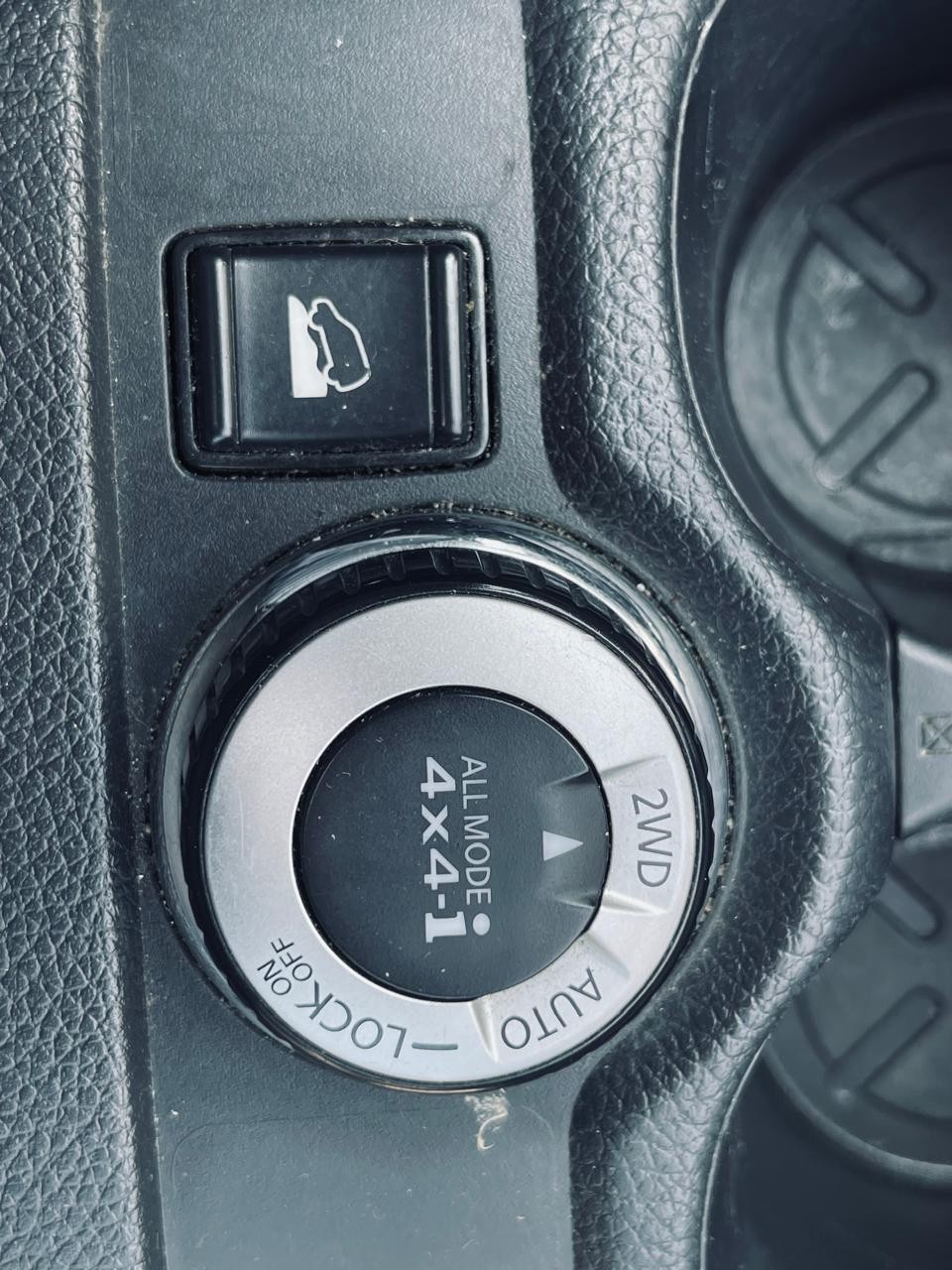 NISSAN - 17