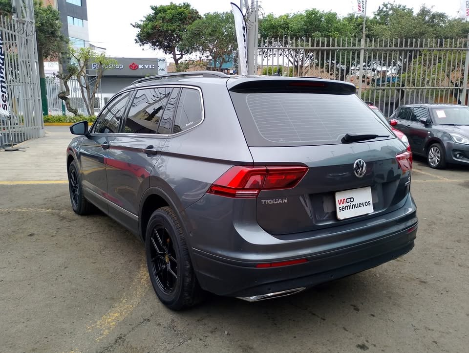 VOLKSWAGEN - 4