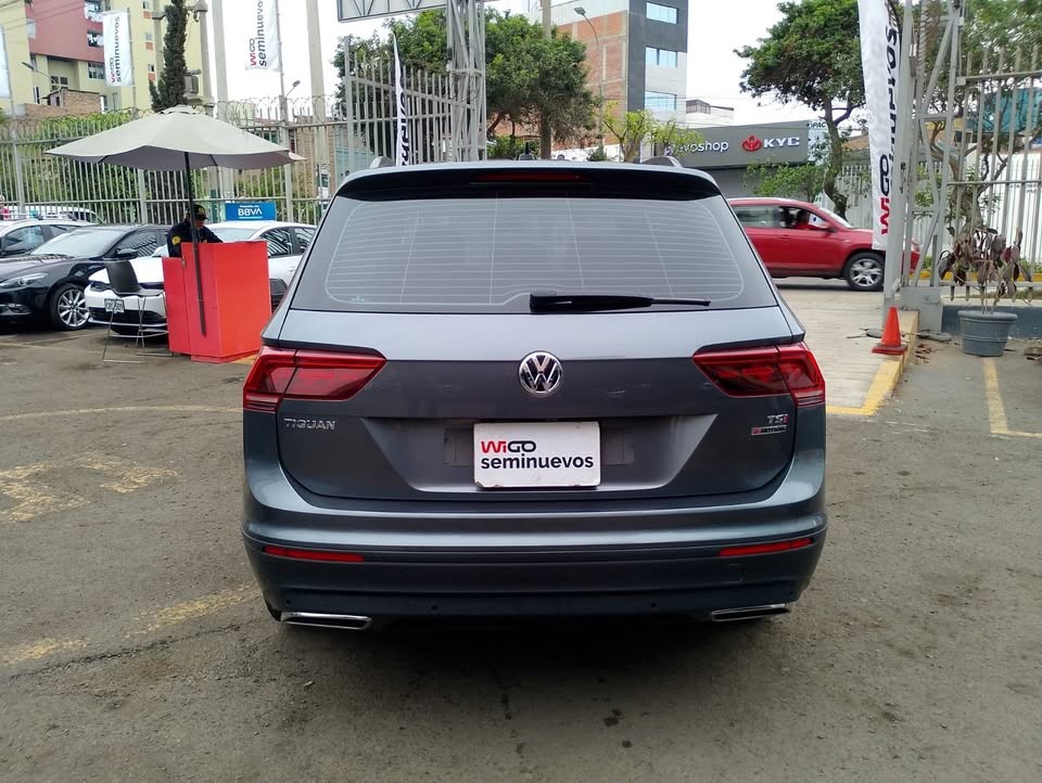 VOLKSWAGEN - 5