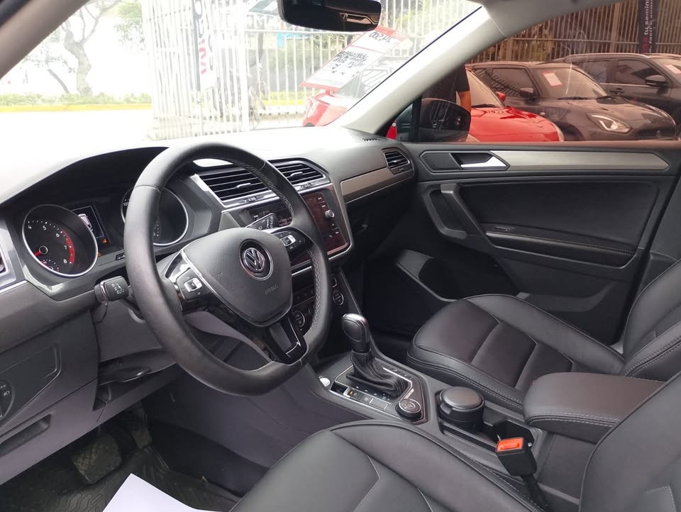 VOLKSWAGEN - 8
