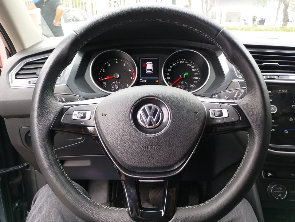 VOLKSWAGEN - 10