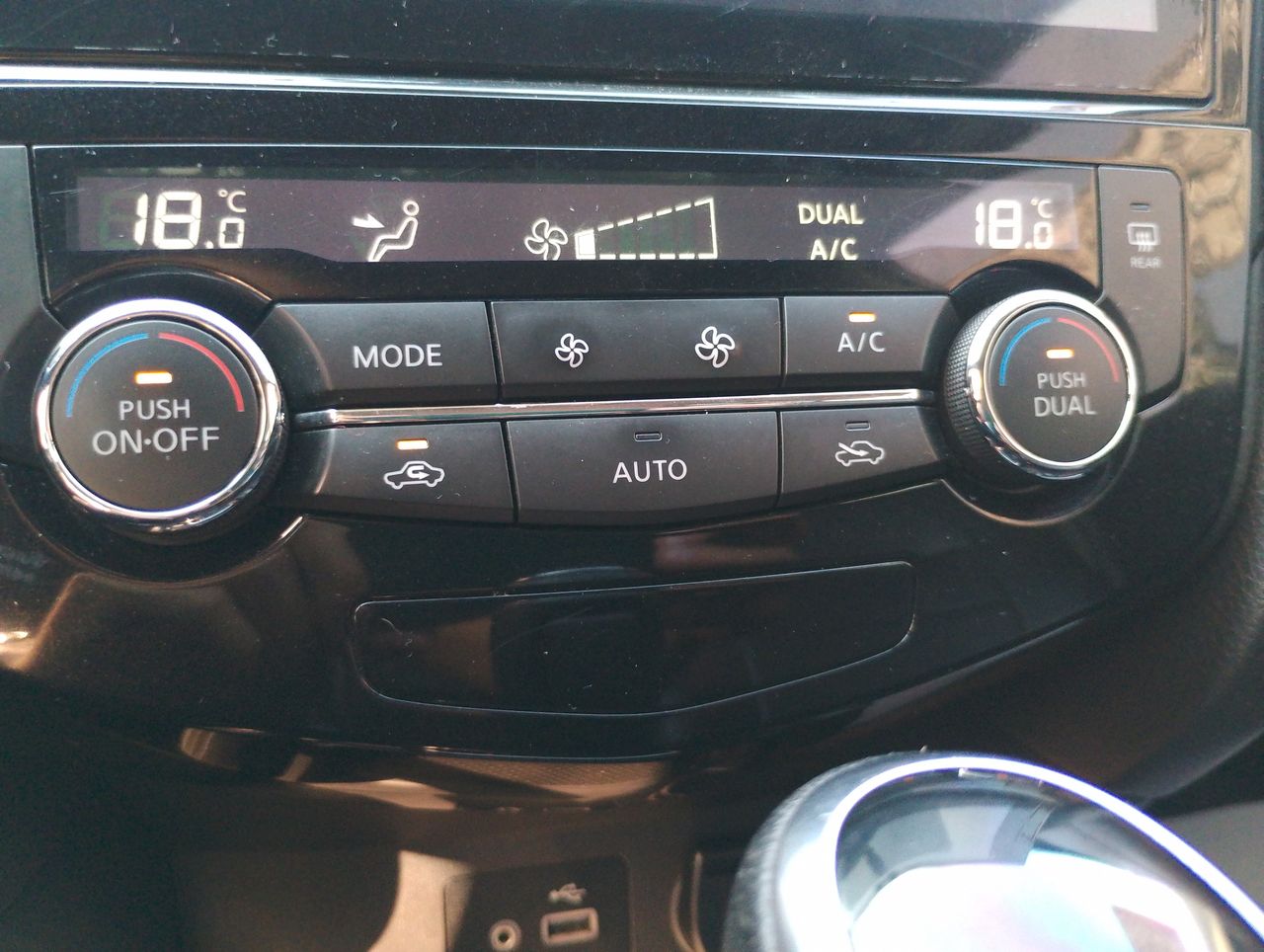 NISSAN - 18