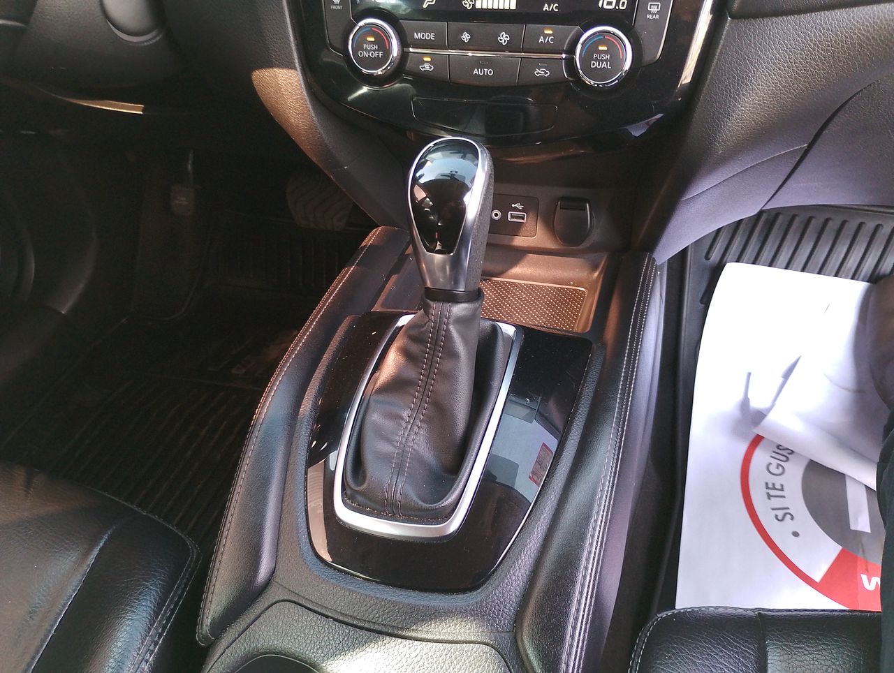 NISSAN - 24