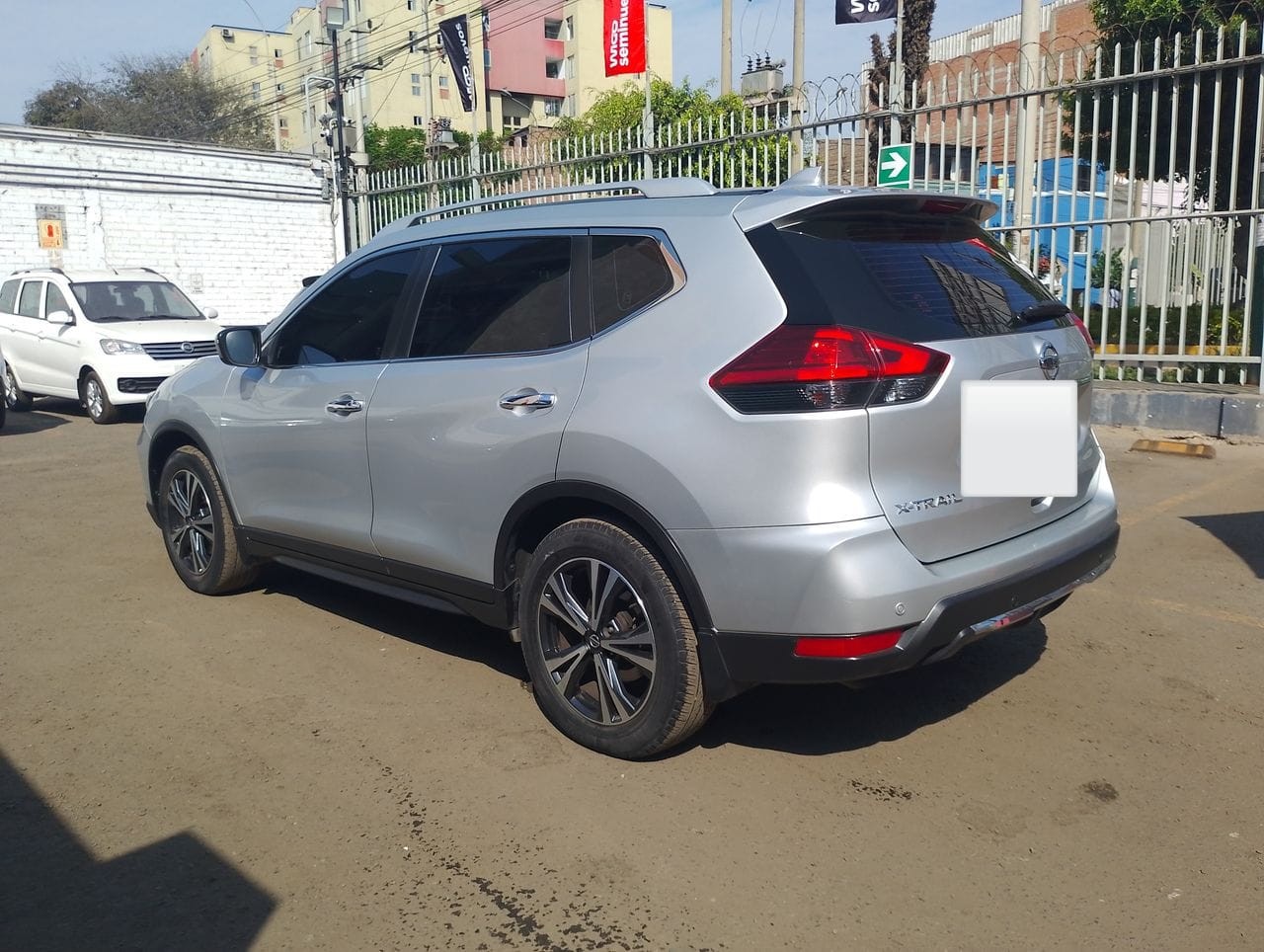 NISSAN - 4