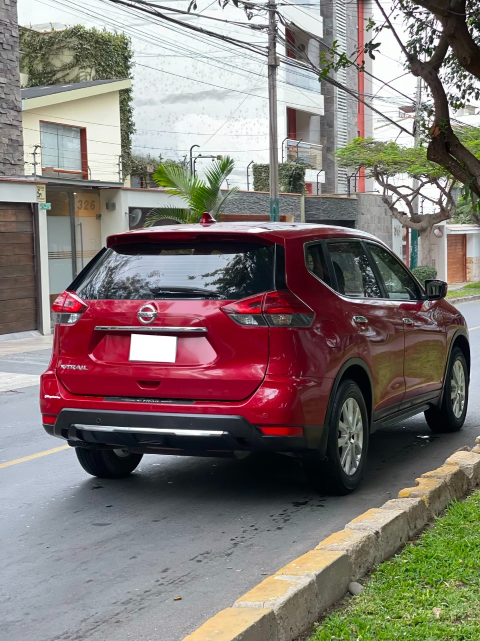 NISSAN - 4