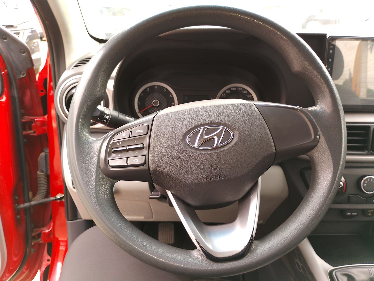 HYUNDAI - 20