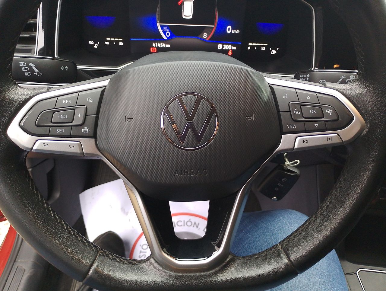 VOLKSWAGEN - 12