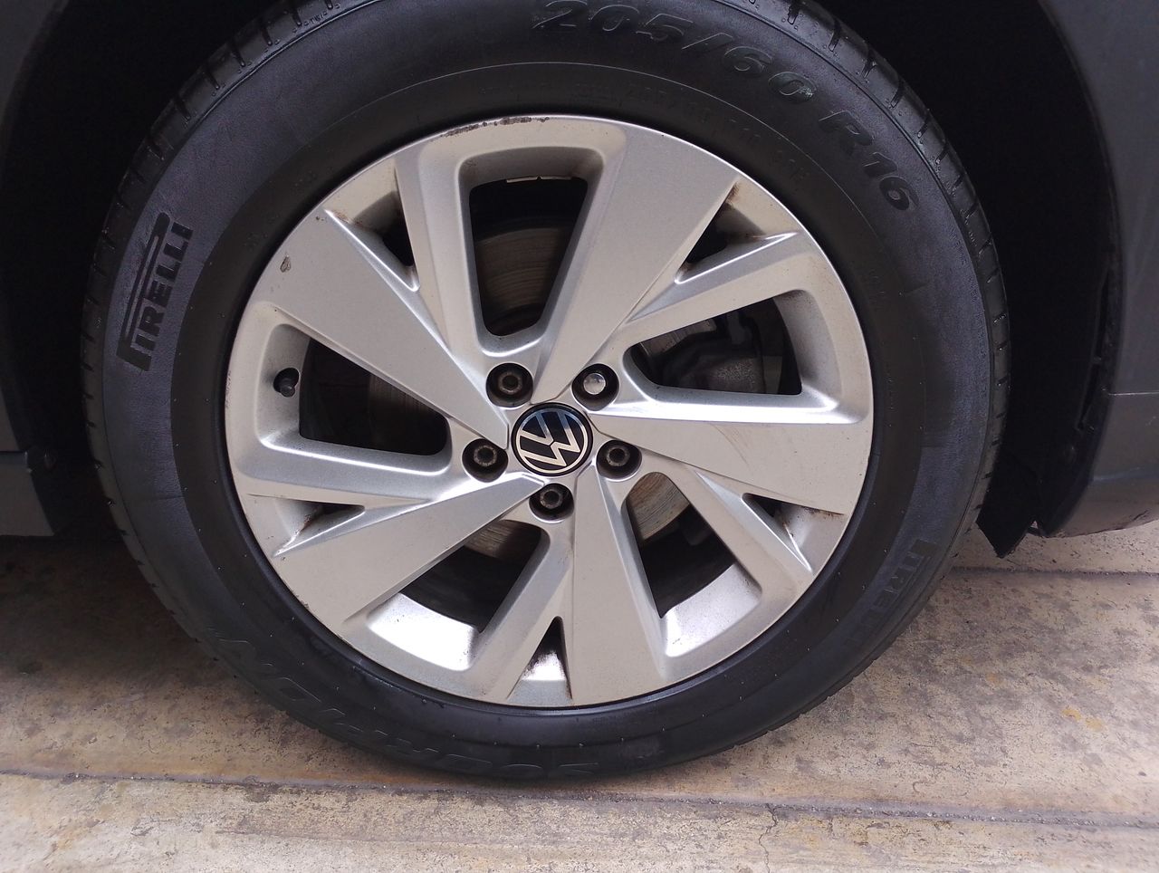 VOLKSWAGEN - 1
