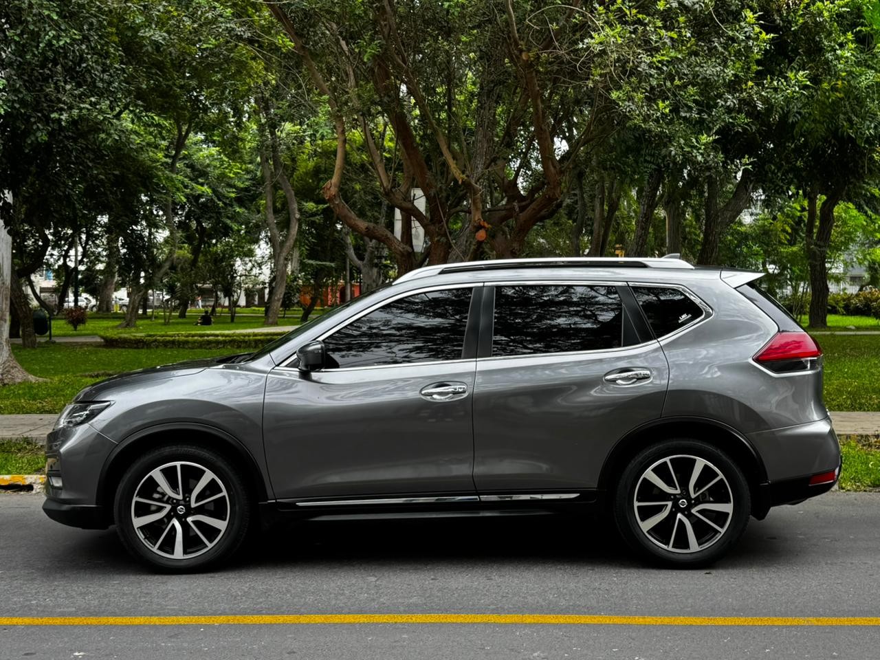 NISSAN - 4
