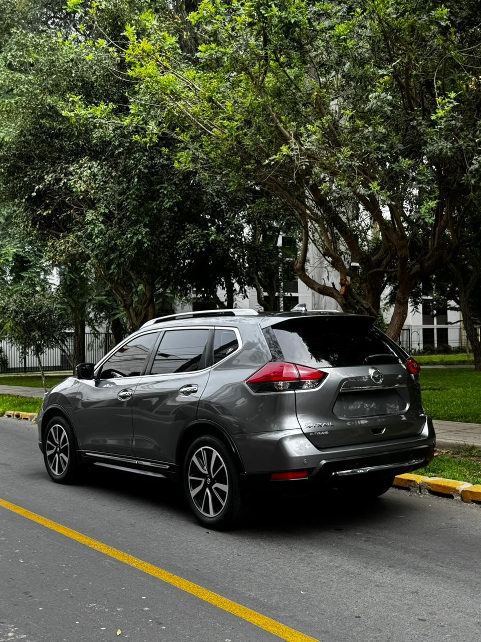 NISSAN - 5