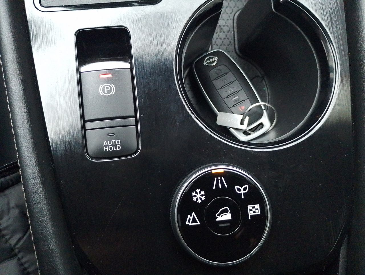 NISSAN - 15