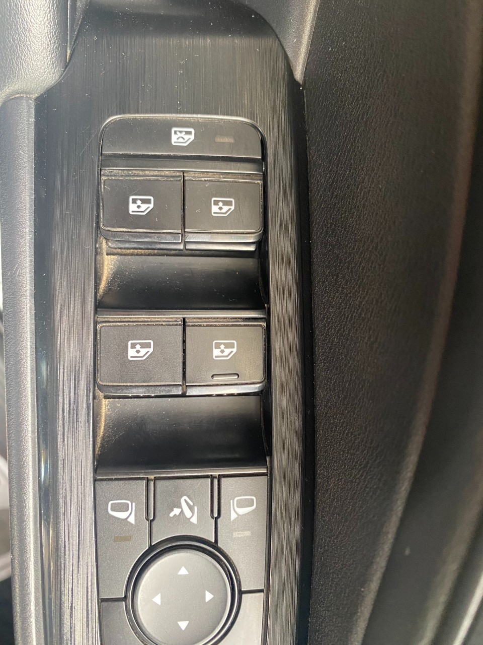 NISSAN - 18