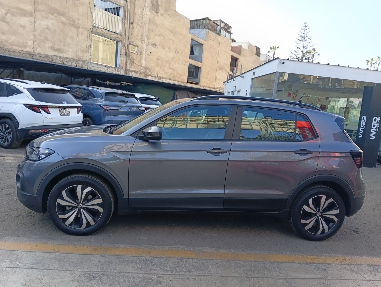 VOLKSWAGEN - 4