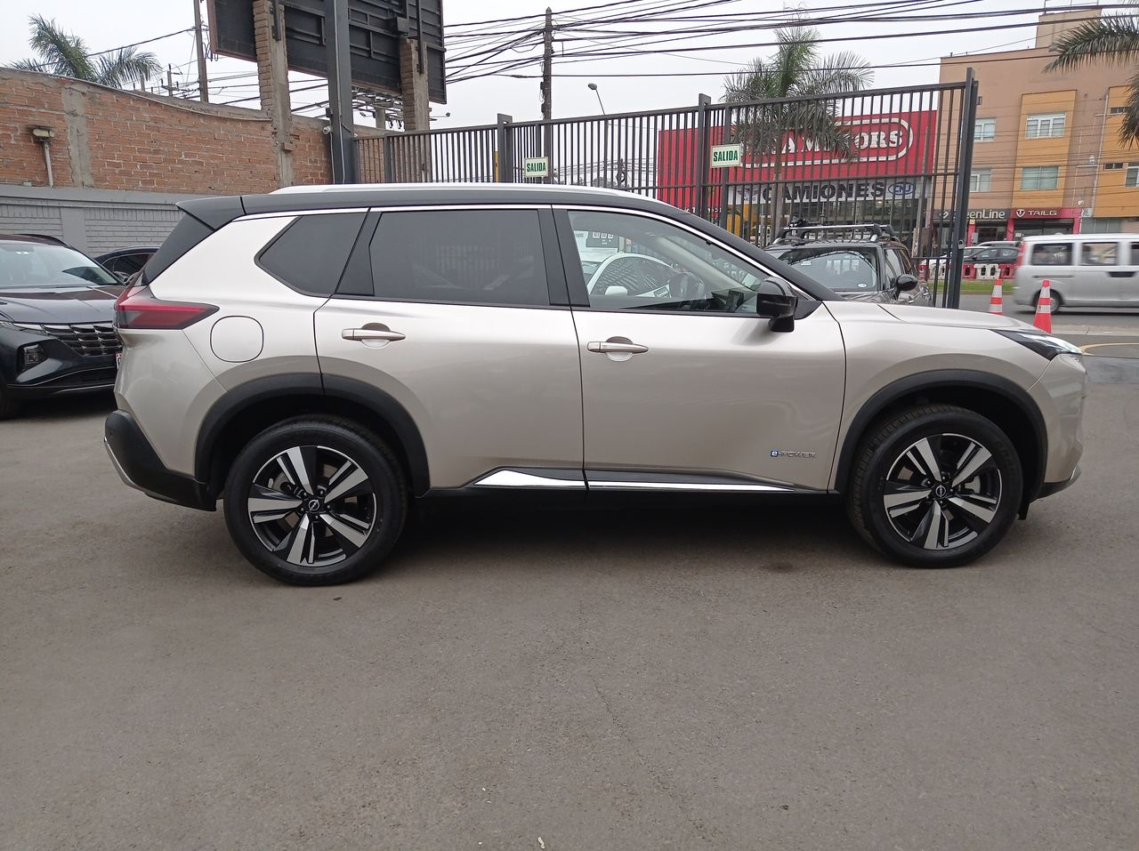 NISSAN - 6
