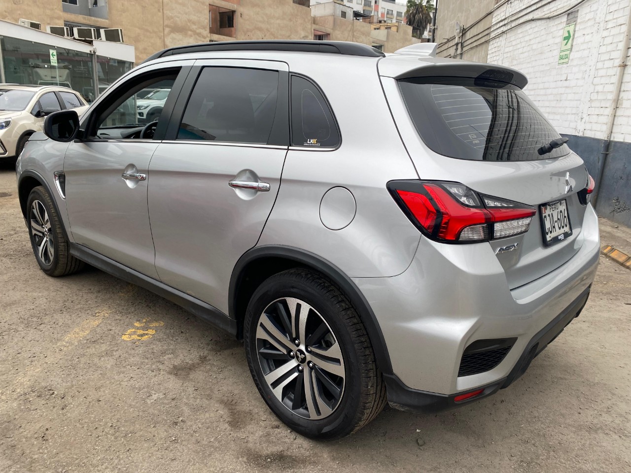 MITSUBISHI - 2