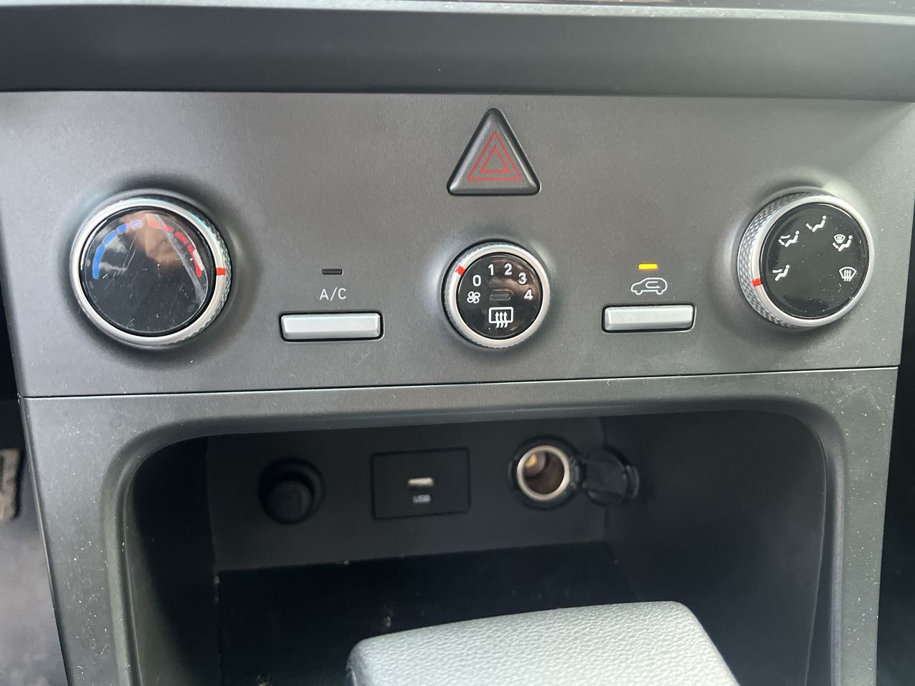 HYUNDAI - 24